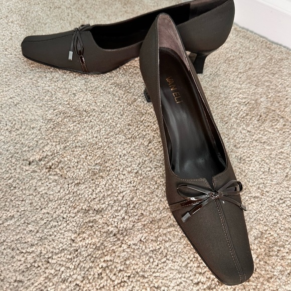 VANELI Vero Cuoio Chocolate Fabric Kitten Heel Pump Size 9S - Picture 7 of 9